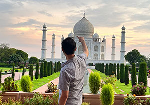 Taj Mahal Tour From Delhi by Luxury Car