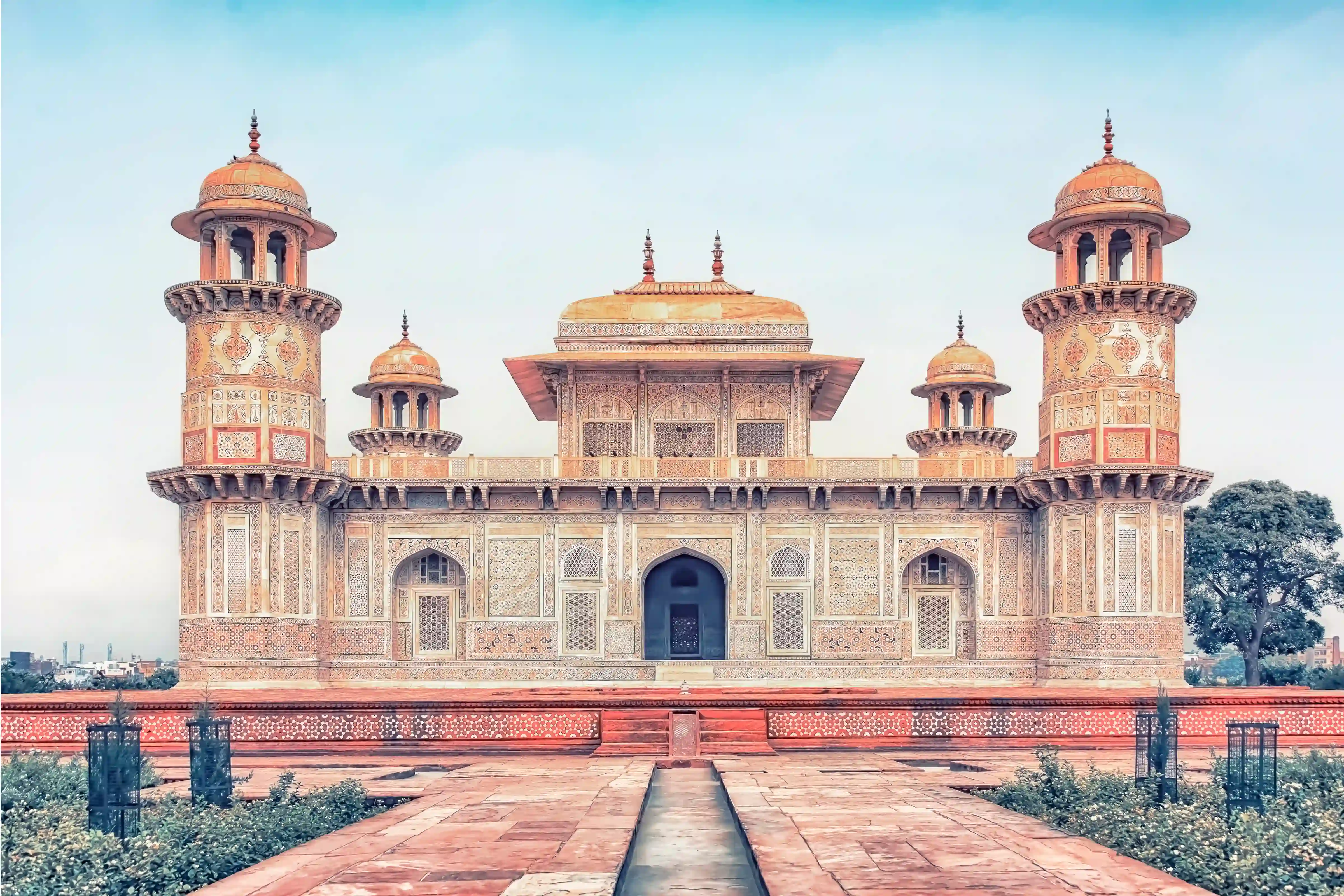 Taj Mahal tour by Luxury Car from Delhi